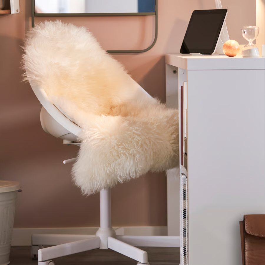 ULLERVIK Sheepskin Rug & Throw - Image 4