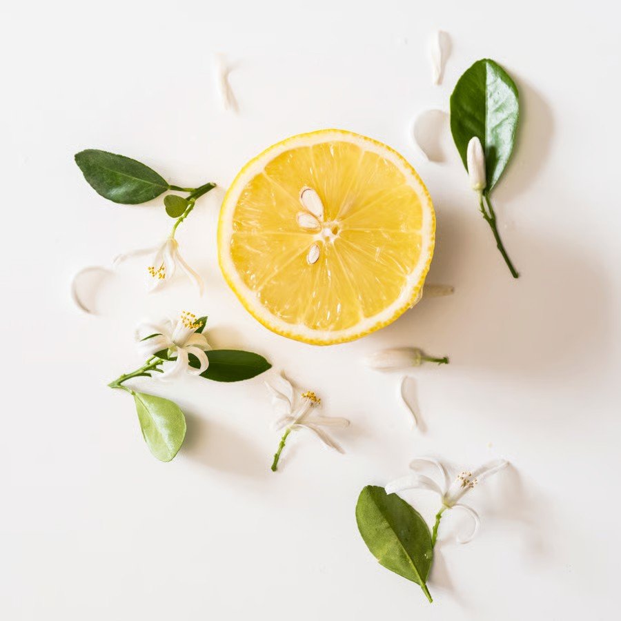 DVARVIK Citrus Flower Glass Candle - Image 3